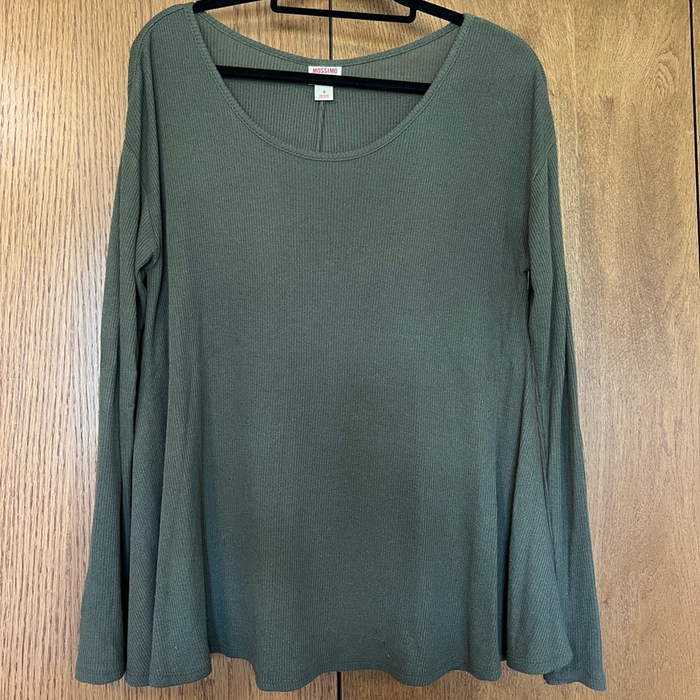 Green shirt/sweater